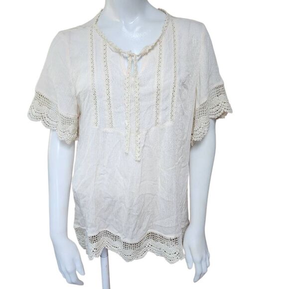 Listicle Cream Blouse With Crocheted Accents (M) - Picture 2 of 5